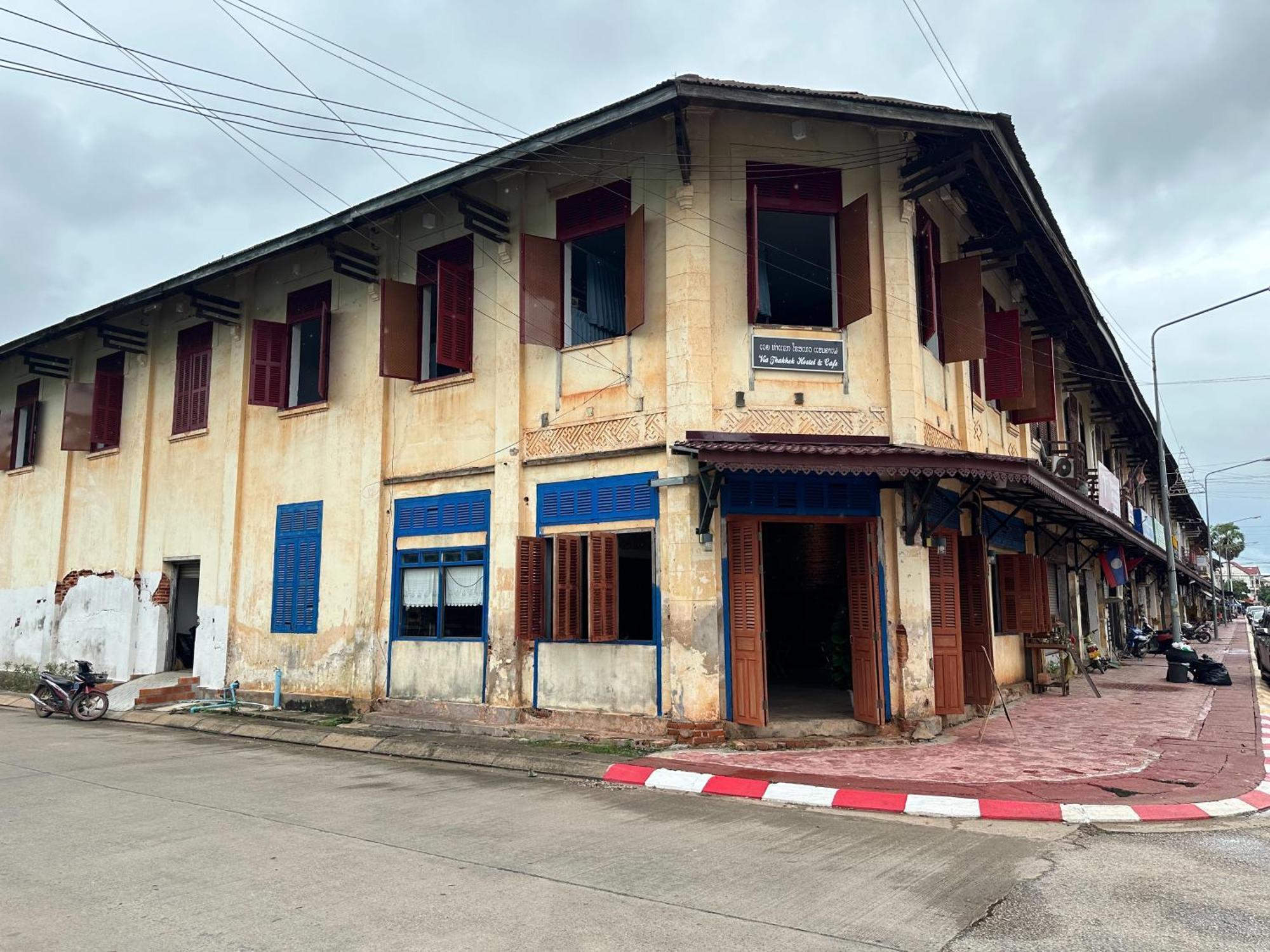 Via Thakhek Hostel & Cafe Exterior foto