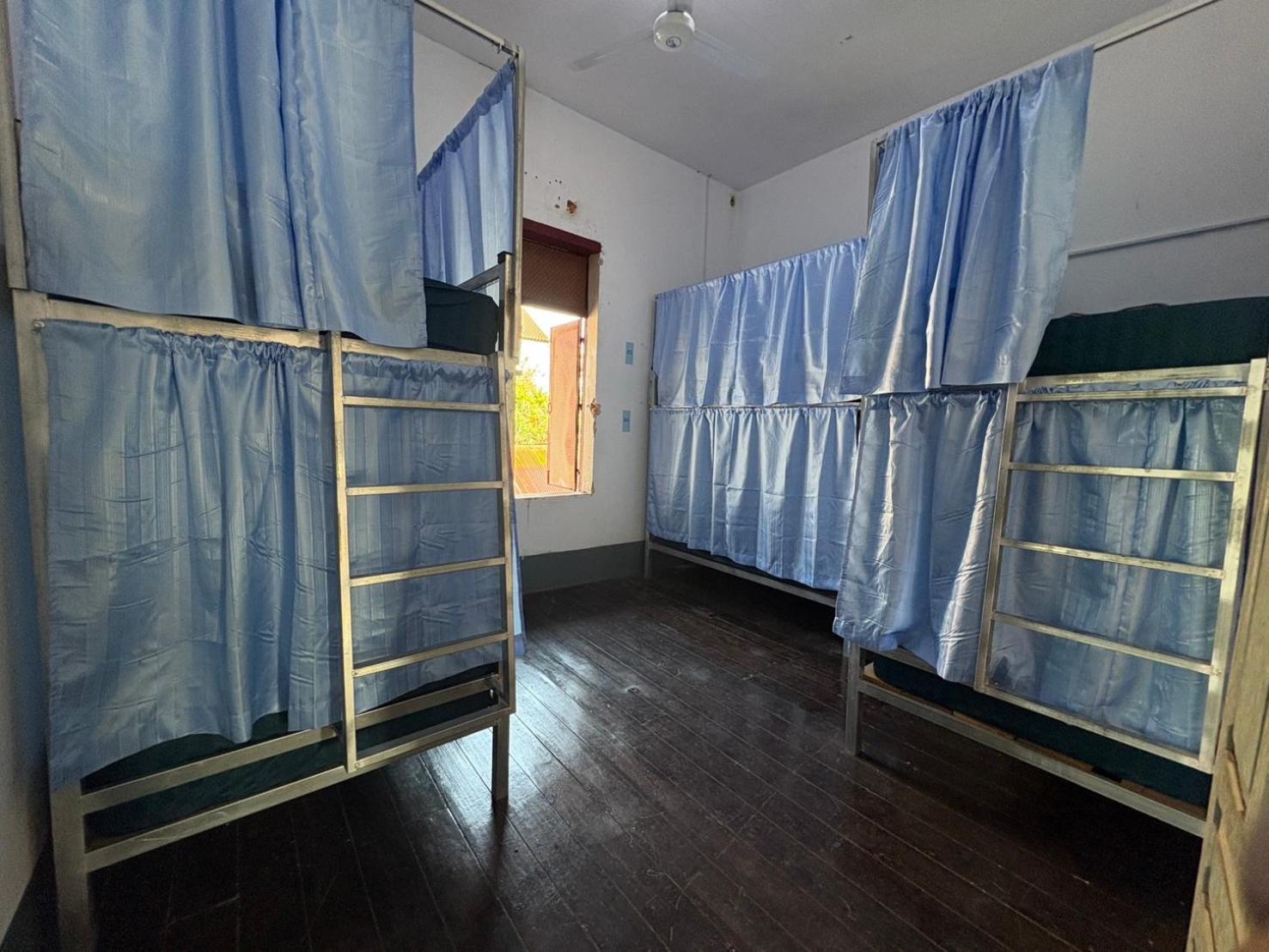 Via Thakhek Hostel & Cafe Exterior foto